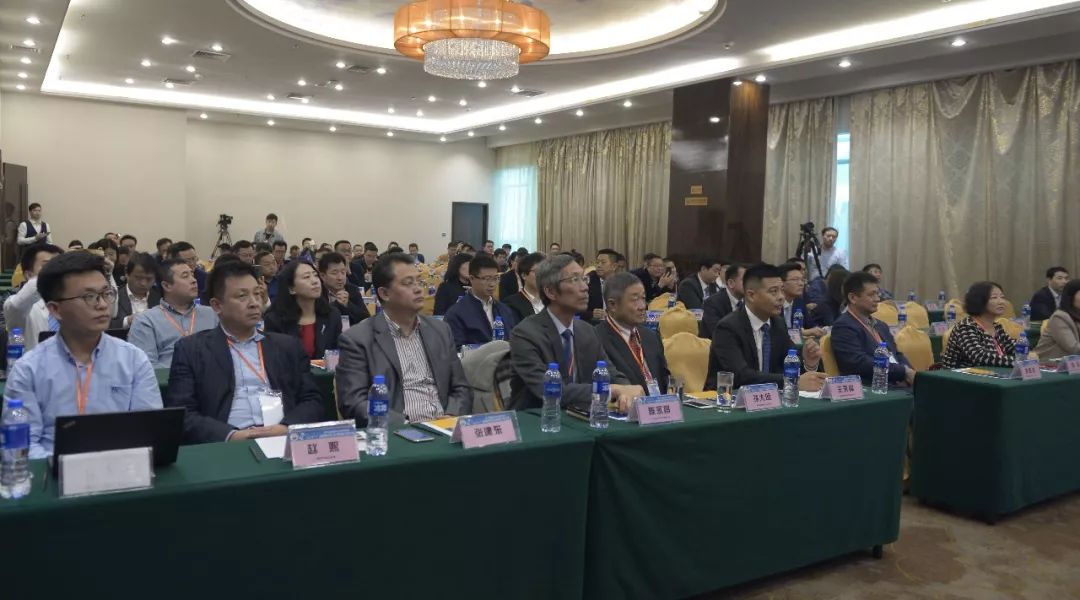 深圳市旭子科技有限公司董事長、深圳市金融服務外包協(xié)會副會長、硬件委員會主任委員王永峰博士  2019金融服務行業(yè)高峰論壇現場